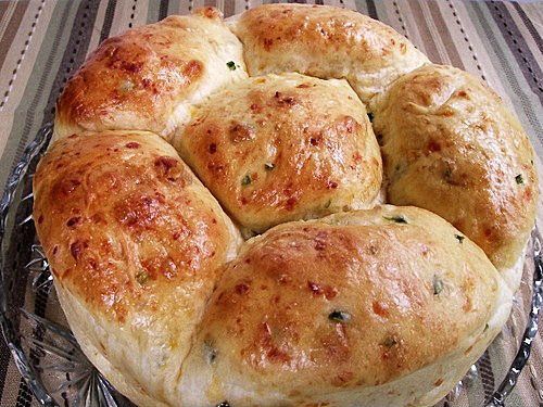 /><br/> <br/> When it's rainy and damp here- it's the perfect day to bake. On those days, the one thing I LOVE to make is bread.<br/> <br/> I've had this recipe tucked away for a while in my files. Sue, the moderator on Taste of Home gives us a challenge ingredient fort the week and this week's is peppers, I had a really good reason to pull this recipe out and give it a try.<br/> <br/> I've made different corn breads and such with jalapenos and the one thing I've found is they sometimes lose some of their heat in baked goods. That's why I decided to double the amount of peppers in this bread..........that and I had chopped too many and was NOT gonna give them a toss.<br/> <br/> I love using bread flour in yeast breads-I always find the doughs take less flour than when using all-purpose flour and the bread comes out lighter in texture too.<br/> <br/></span><br/> <span style=